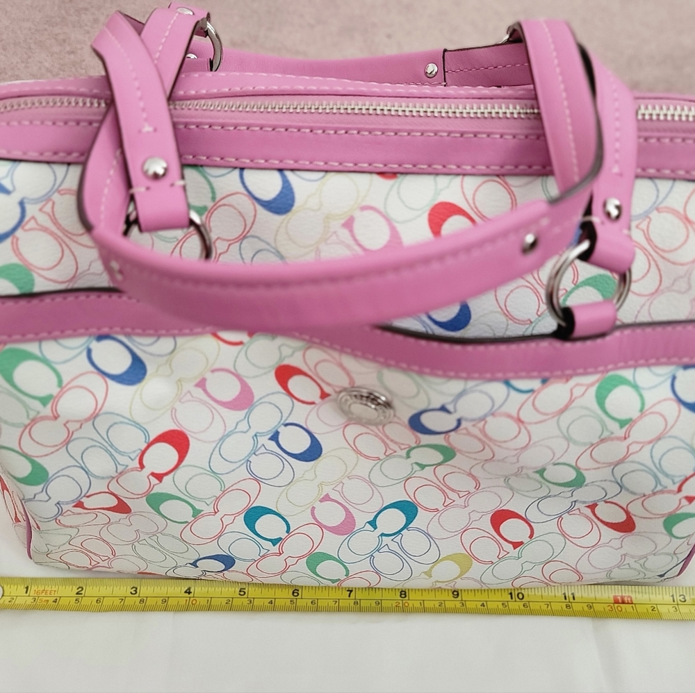 Coach Signature Chelsea Purse - Picture 7 of 9
